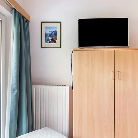 Haus Alpenheim 3 Apartamento *